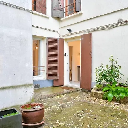 Cozy Near Paris 아파트